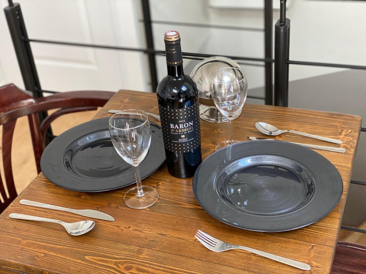 Апартаменты Le Bistrot - Au Coeur D'Agen - Self Checkin - Wifi - Netflix - Smart Tv - Luqs Fr Экстерьер фото